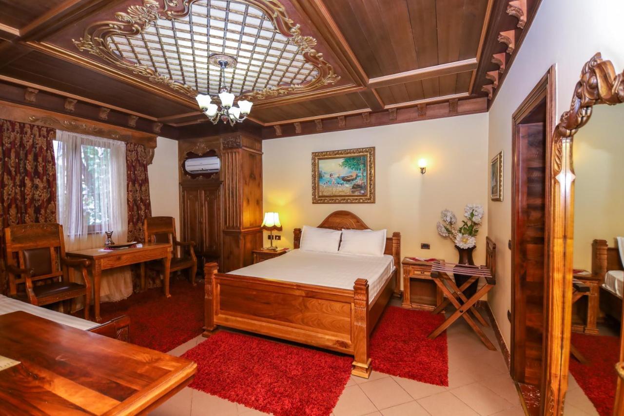Brilant Antik Hotel ティラナ エクステリア 写真