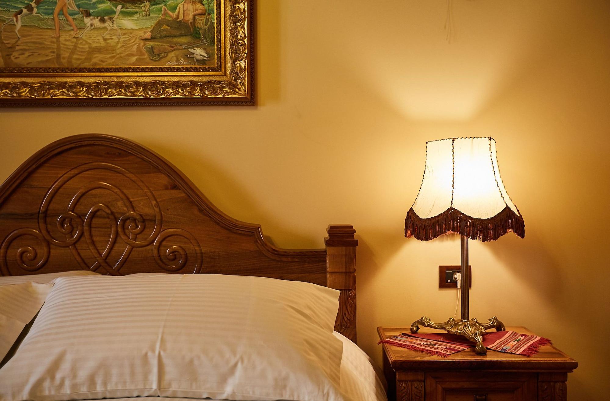 Brilant Antik Hotel ティラナ エクステリア 写真