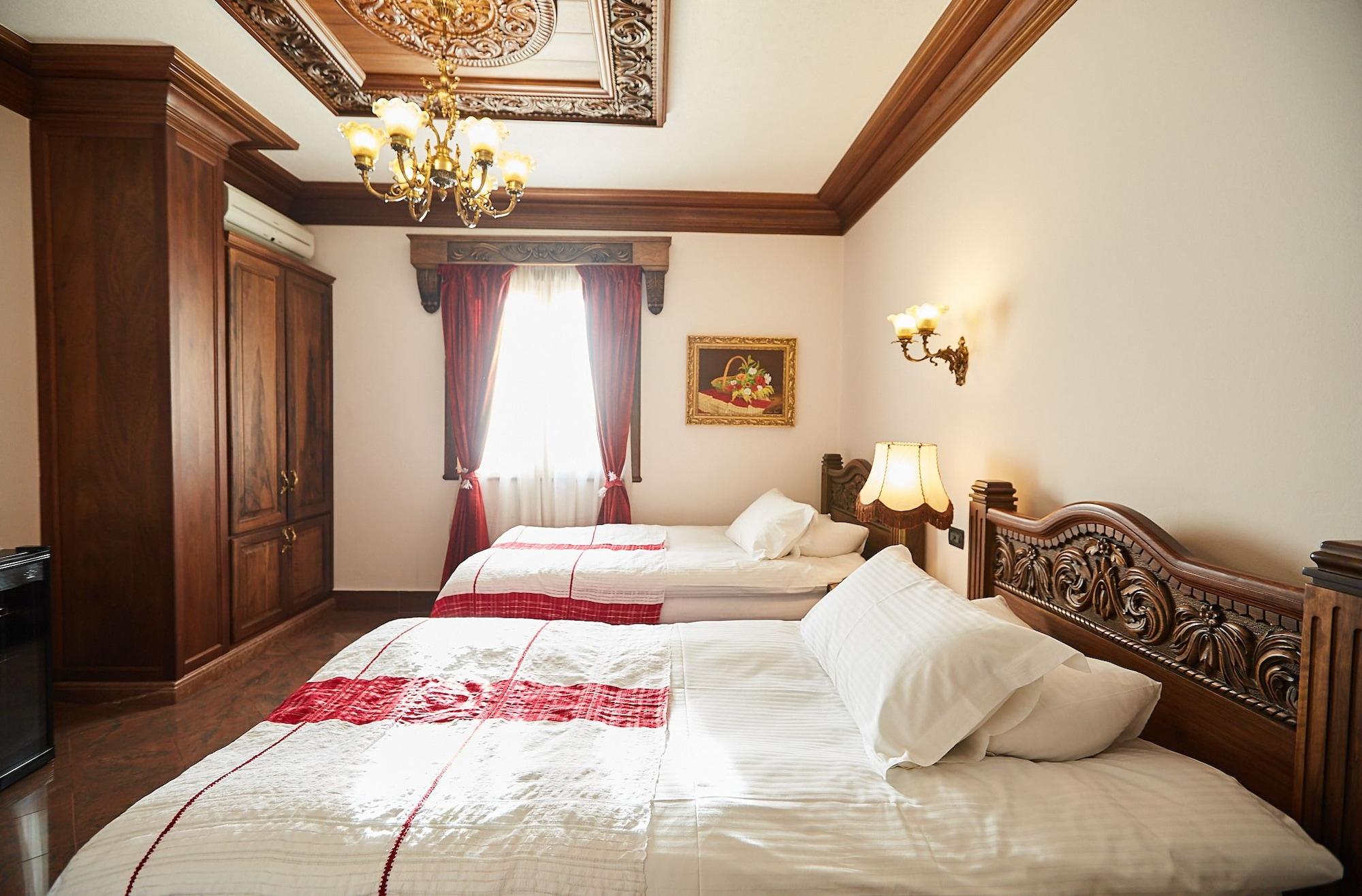 Brilant Antik Hotel ティラナ エクステリア 写真