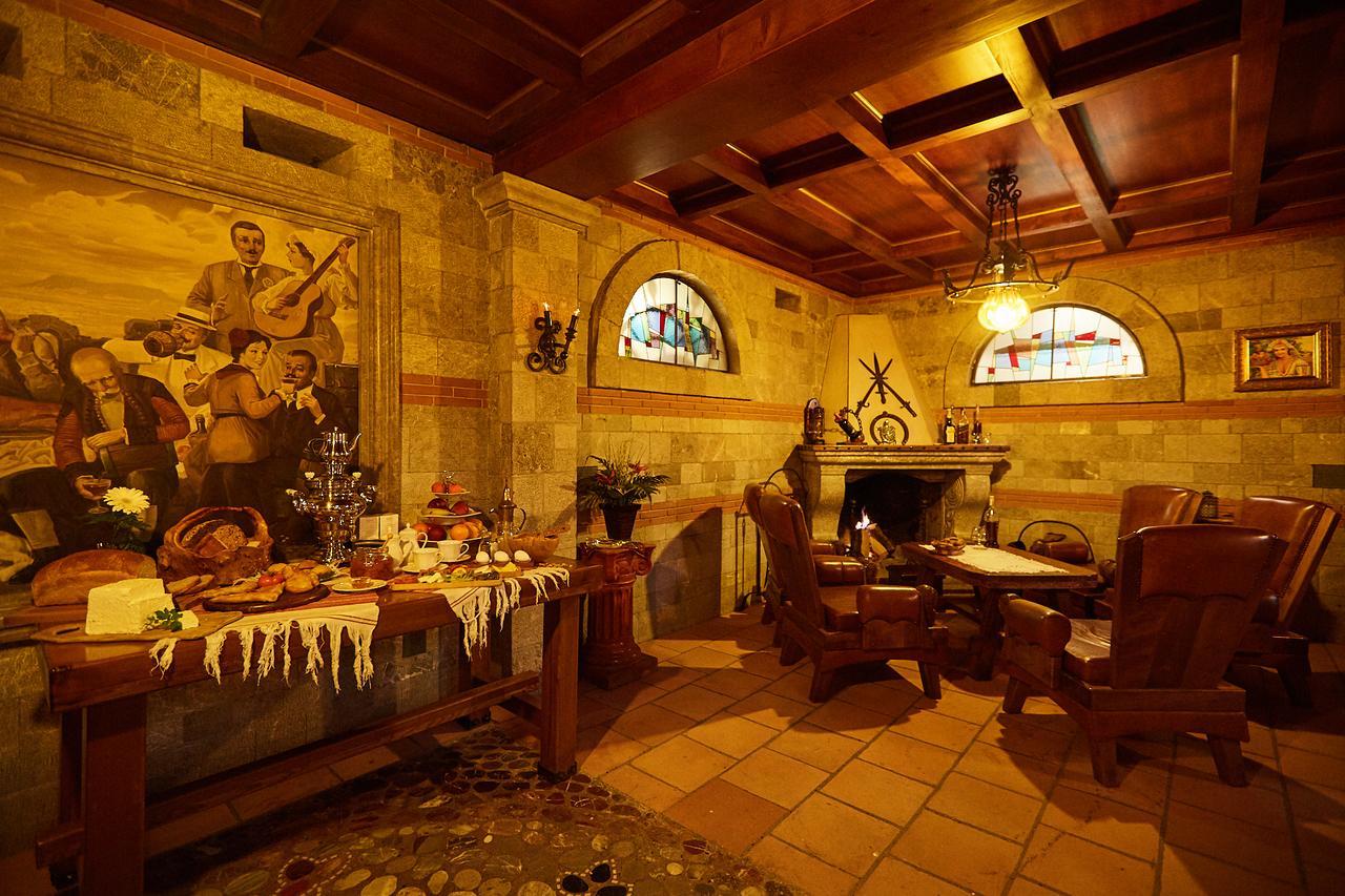 Brilant Antik Hotel ティラナ エクステリア 写真