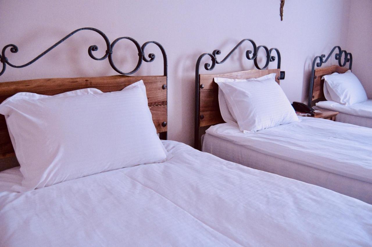 Brilant Antik Hotel ティラナ エクステリア 写真